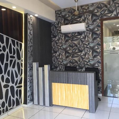 Hotel Palace Residency near Lokmanya Tilak Terminus Mumbai Bagian luar foto