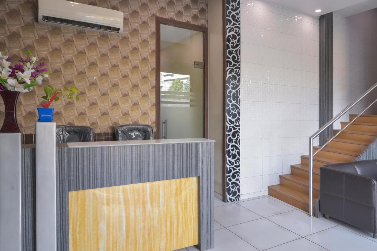 Hotel Palace Residency near Lokmanya Tilak Terminus Mumbai Bagian luar foto