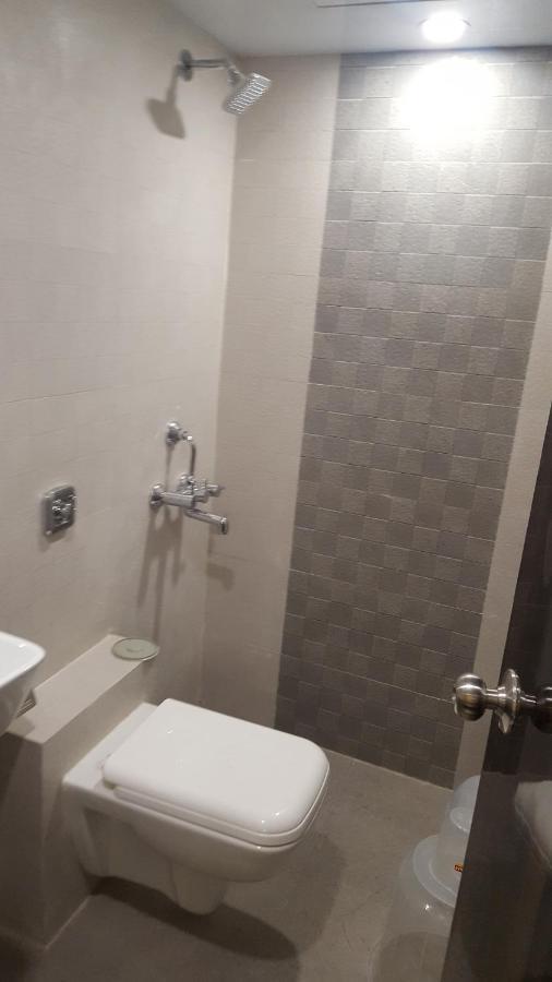 Hotel Palace Residency near Lokmanya Tilak Terminus Mumbai Bagian luar foto