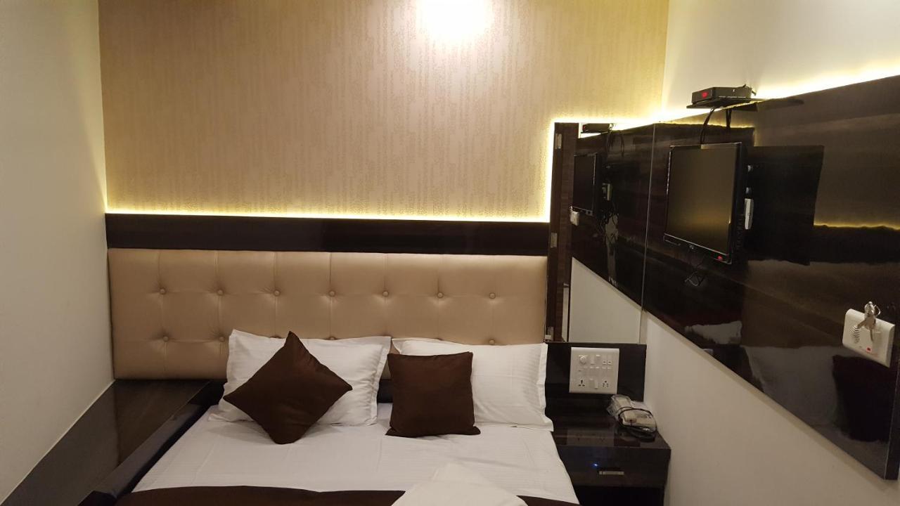 Hotel Palace Residency near Lokmanya Tilak Terminus Mumbai Bagian luar foto