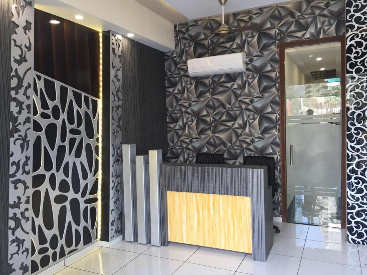 Hotel Palace Residency near Lokmanya Tilak Terminus Mumbai Bagian luar foto