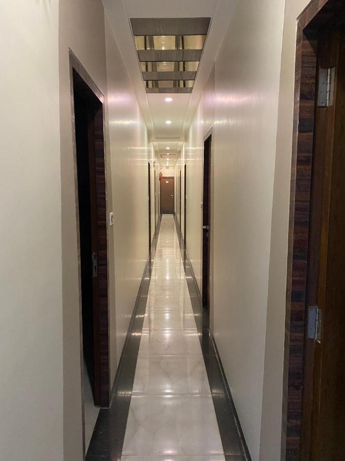 Hotel Palace Residency near Lokmanya Tilak Terminus Mumbai Bagian luar foto