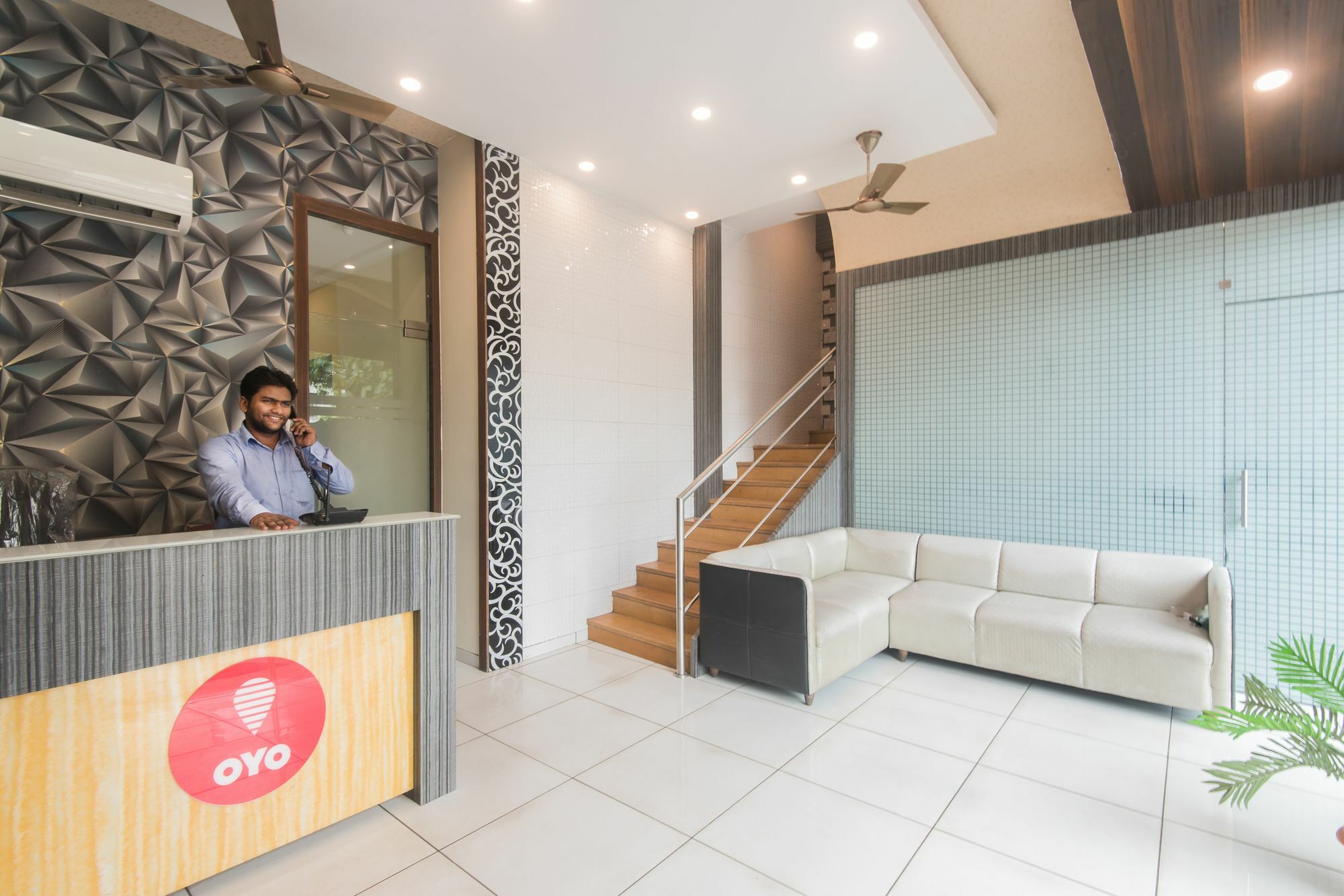Hotel Palace Residency near Lokmanya Tilak Terminus Mumbai Bagian luar foto