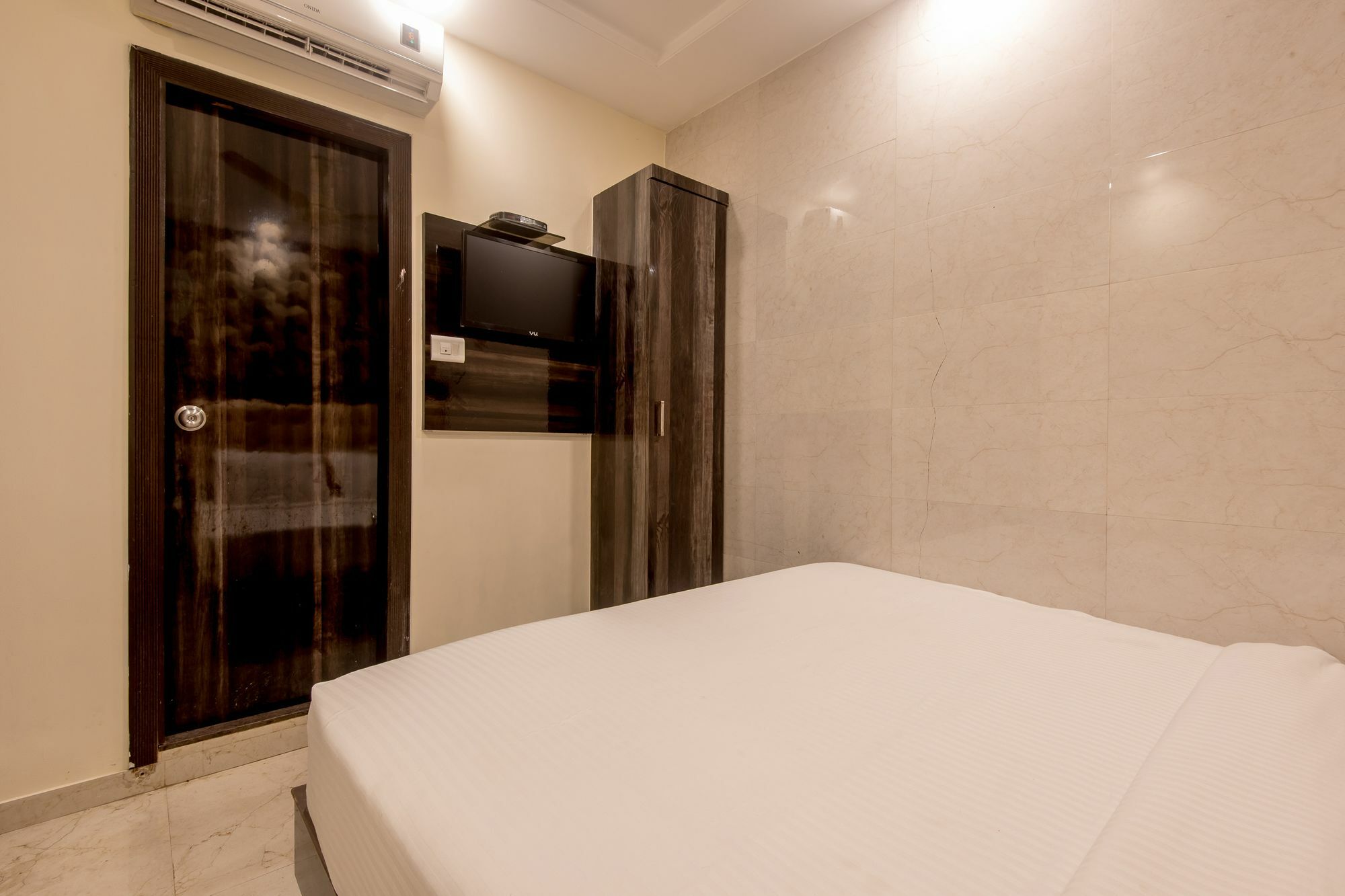 Hotel Palace Residency near Lokmanya Tilak Terminus Mumbai Bagian luar foto
