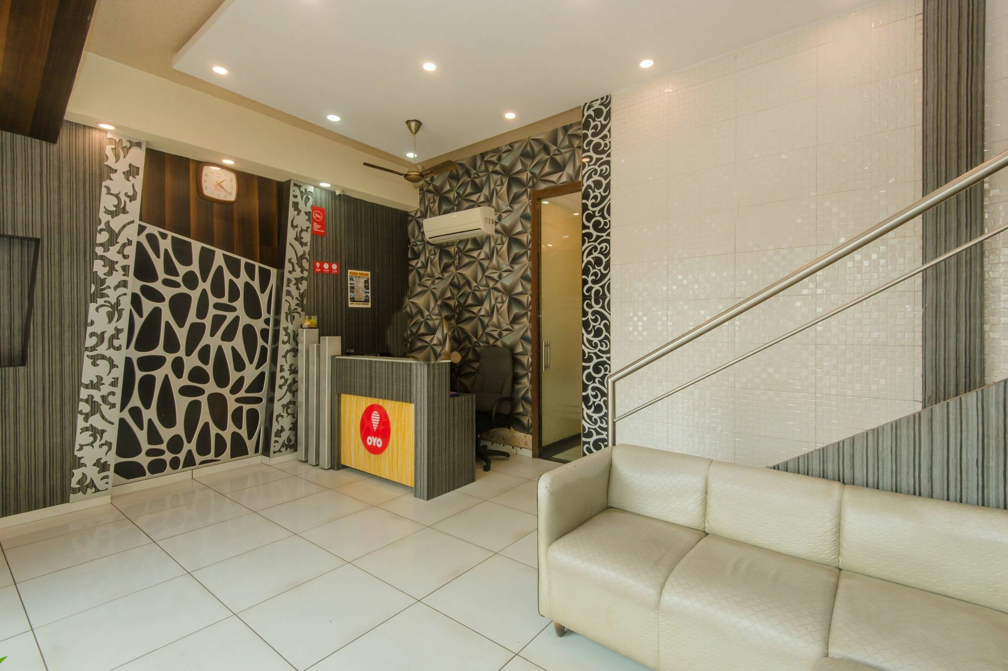 Hotel Palace Residency near Lokmanya Tilak Terminus Mumbai Bagian luar foto